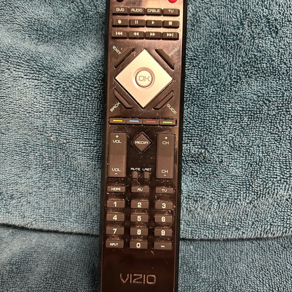 Vizio Black and Gray Remote Control… VUR13 remote control 098003060200